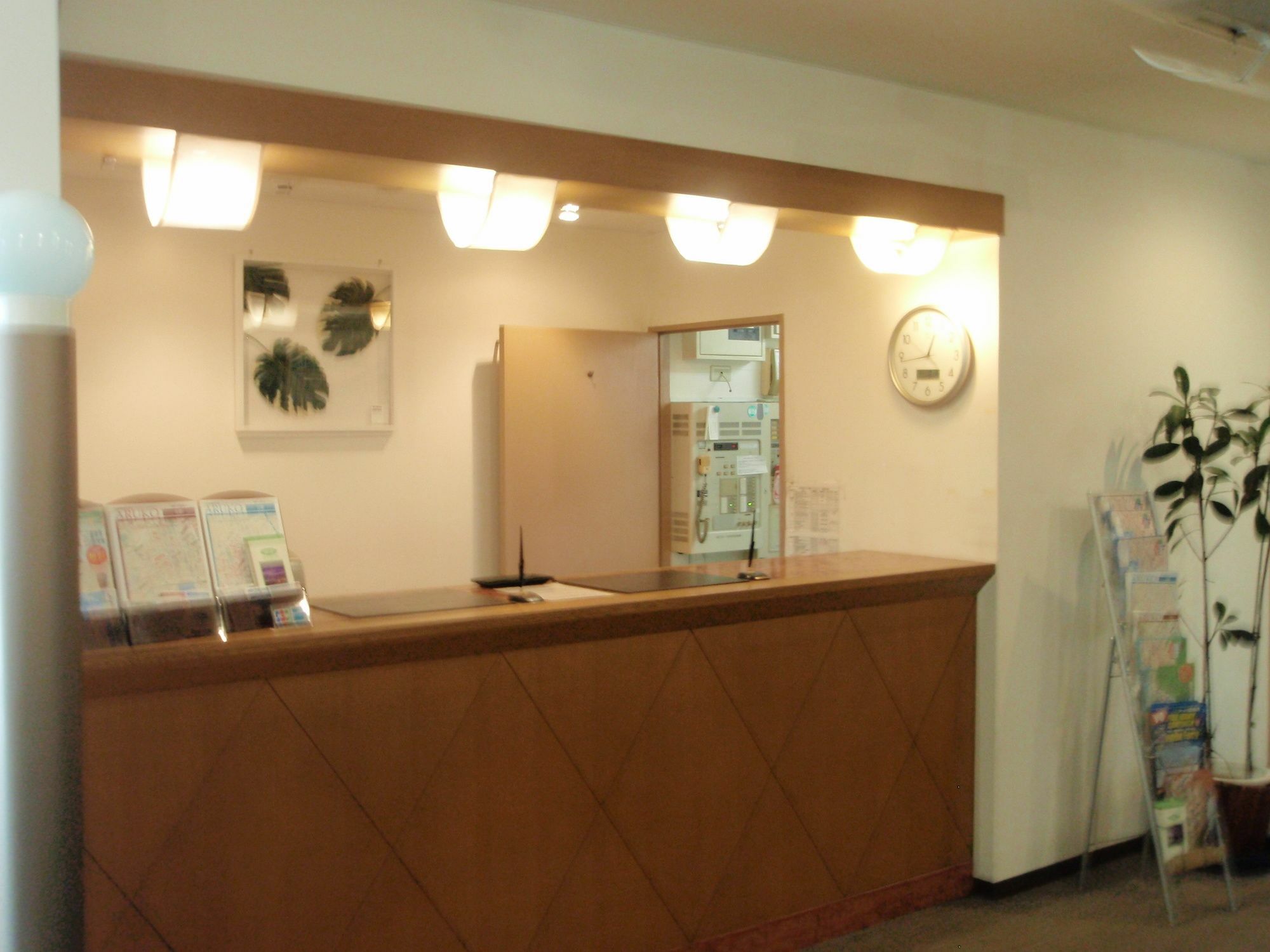 Capsule Hotel Kobe Sannomiya (Adults Only) Екстер'єр фото